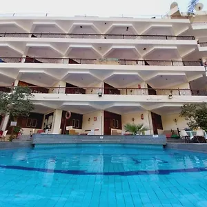 Rezeiky & Camp 3*, Luksor Egipto