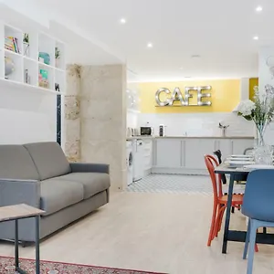  Apartment Loft Design For 8 People In Heart Of